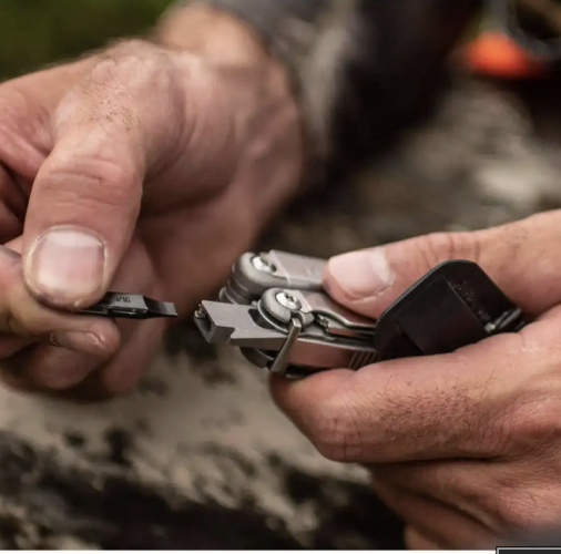 Multifunkční nástroj Leatherman WAVE PLUS