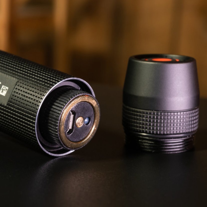 LEDLENSER P6R CORE QC ruční svítilna