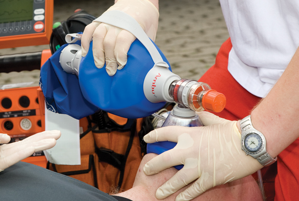 Ambu Mark IV - s rezervoárem a maskou