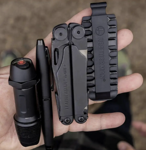 Multifunkční nástroj Leatherman WAVE PLUS
