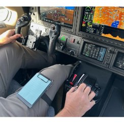 Slishman AeroPad Kneeboard - taktická administrativní pomůcka