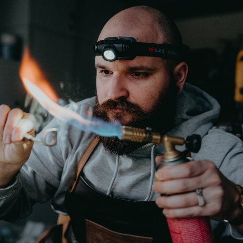LEDLENSER H5R CORE čelovka
